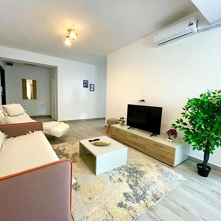 Soho Apartment - City View With Rooftop Garden Бухарест Экстерьер фото
