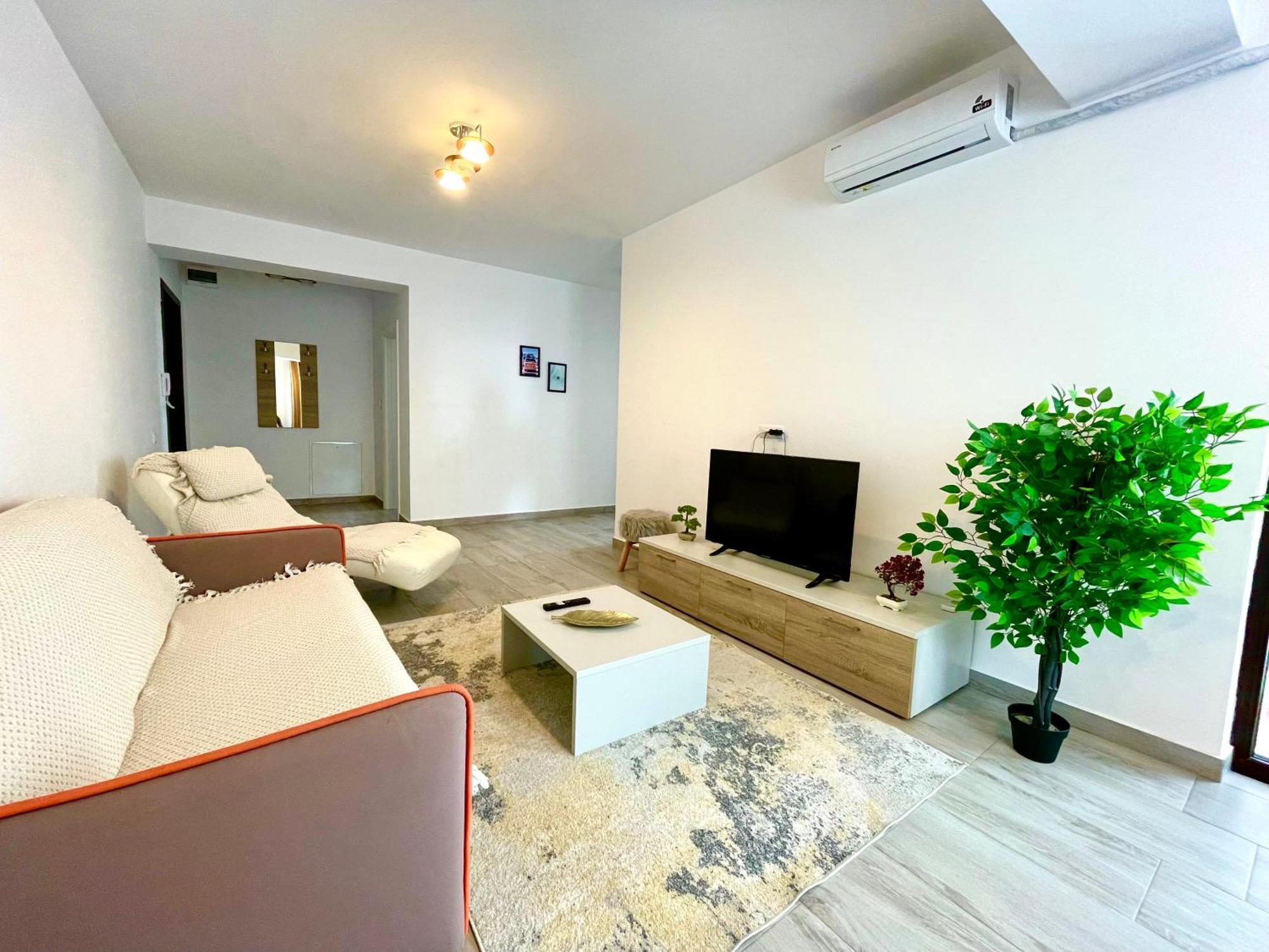 Soho Apartment - City View With Rooftop Garden Бухарест Экстерьер фото